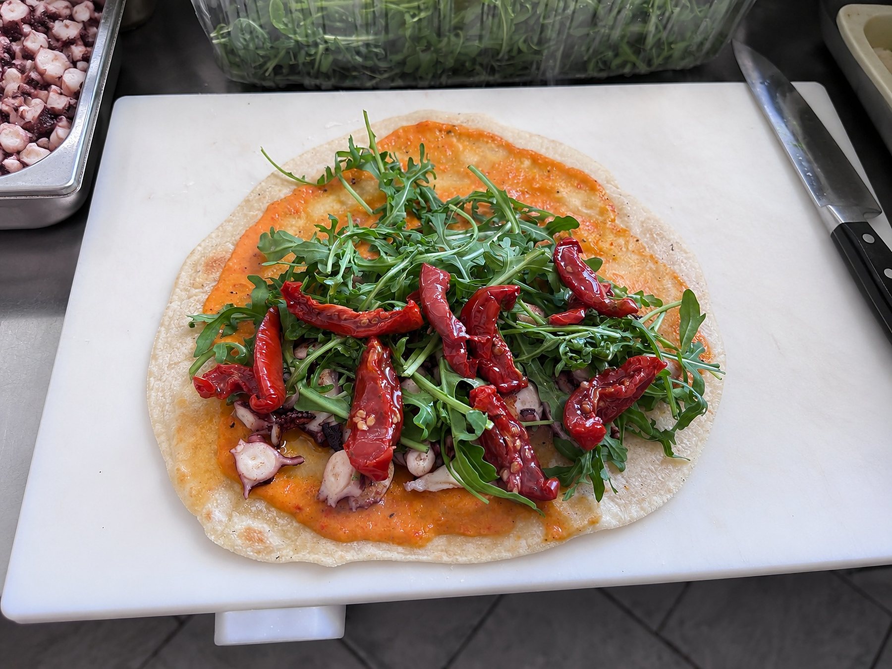 Piadina speciale con bresaola, rucola e scaglie